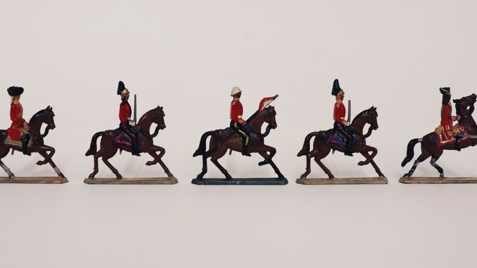 Mounted soliders toy figurines